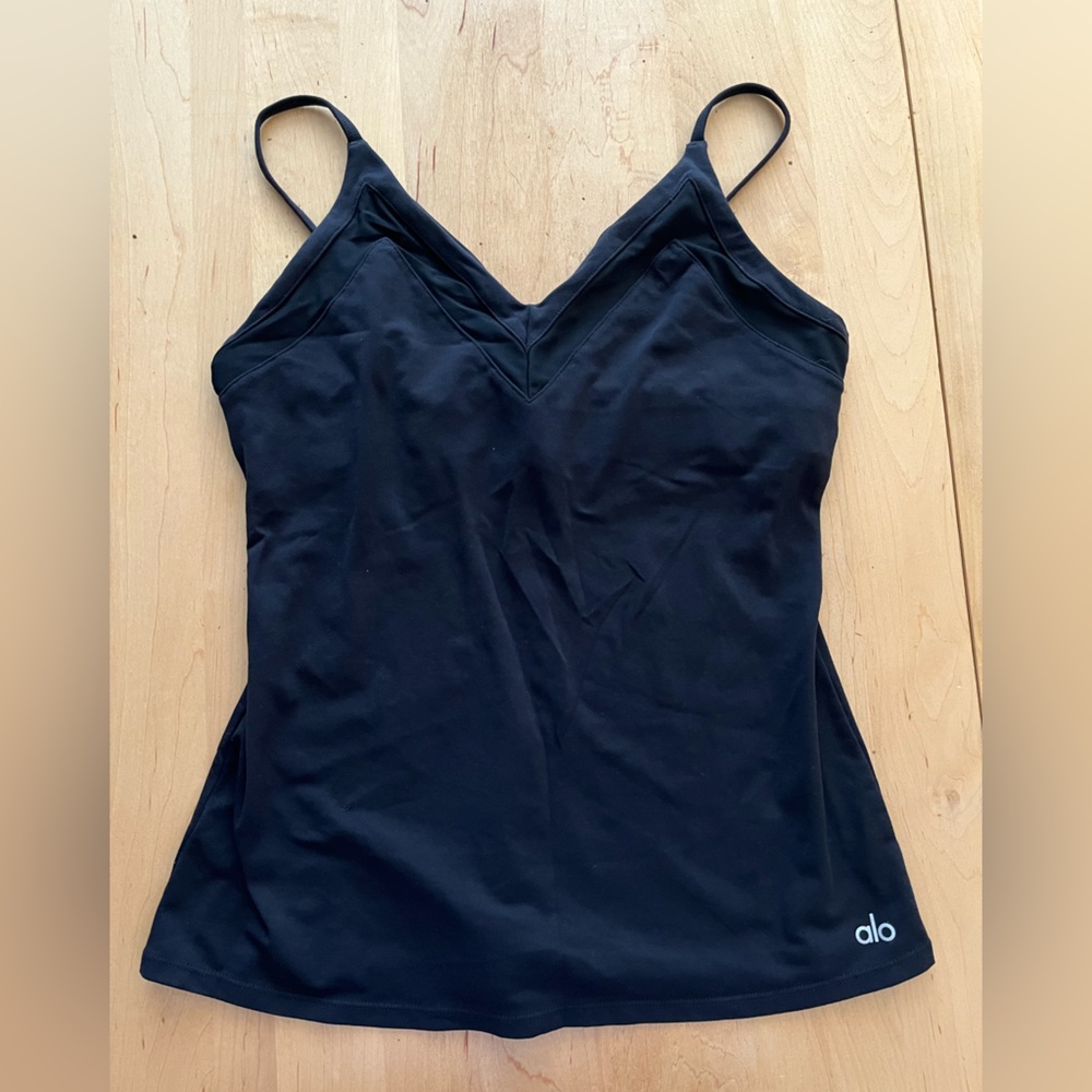 Alo Yoga black tank top